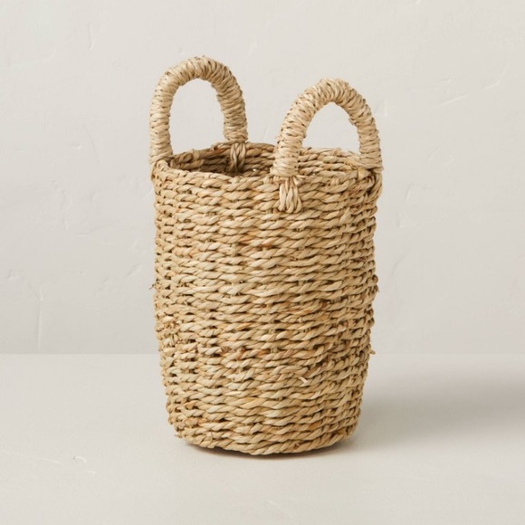 NWT Hearth & Hand with Magnolia Small Twisted Seagrass Basket - Picture 1 of 7